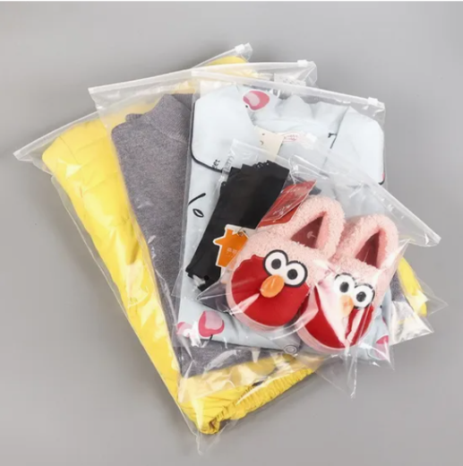Custom Clear PE Zipper Clothing Bags - Ideal for Shirts, Swe